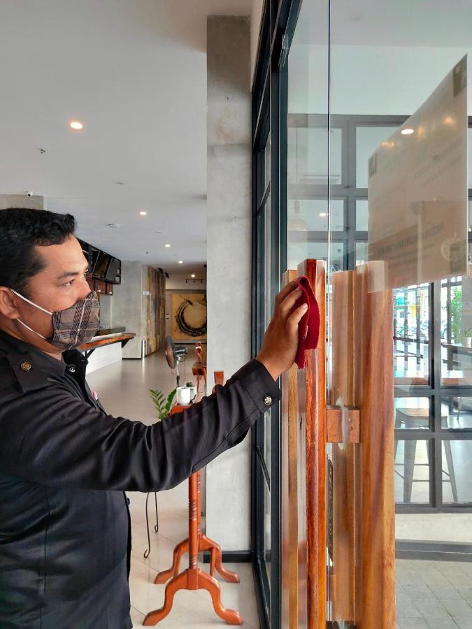 Kama Hotel Medan Luaran gambar