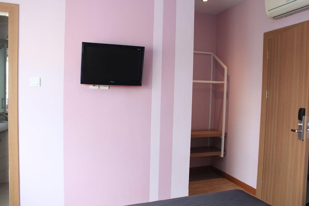 Kama Hotel Medan Luaran gambar