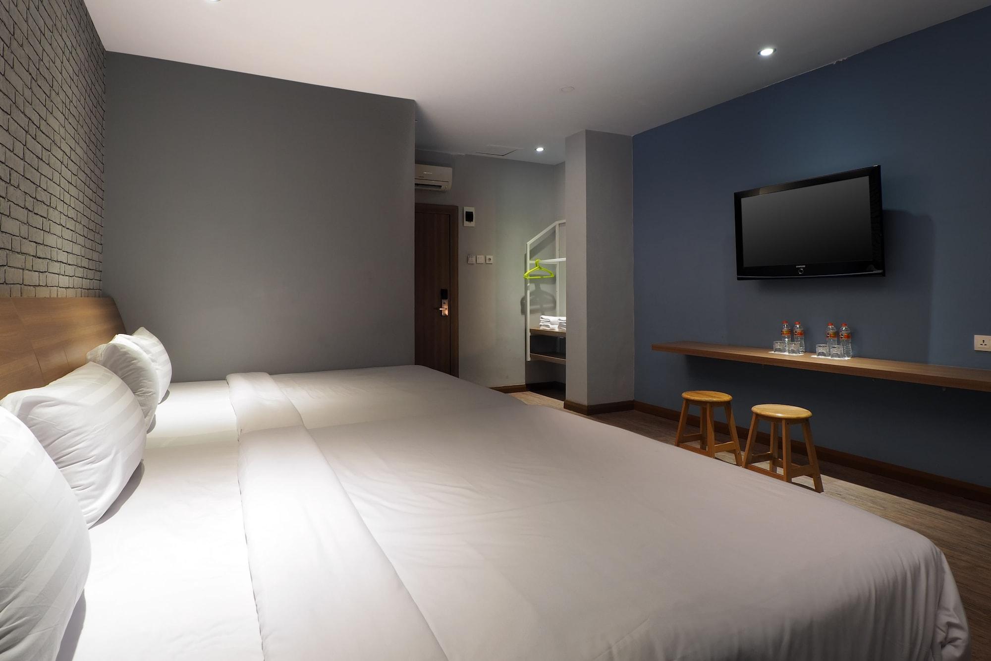 Kama Hotel Medan Luaran gambar