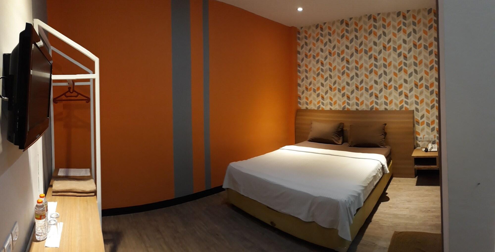 Kama Hotel Medan Luaran gambar