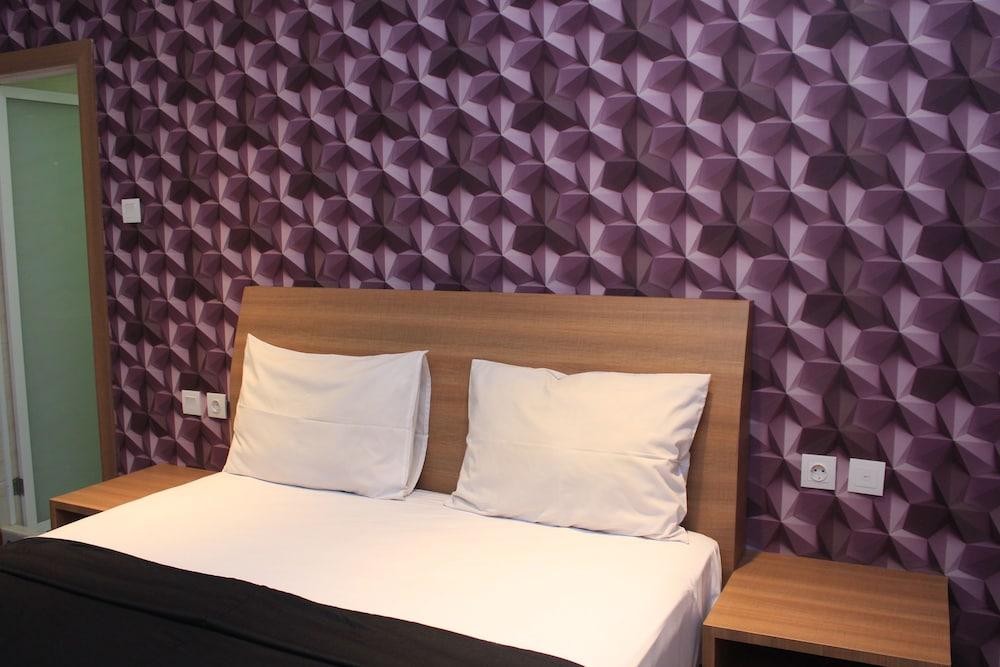Kama Hotel Medan Luaran gambar