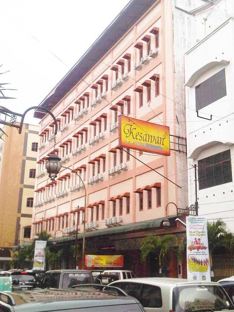 Kama Hotel Medan Luaran gambar