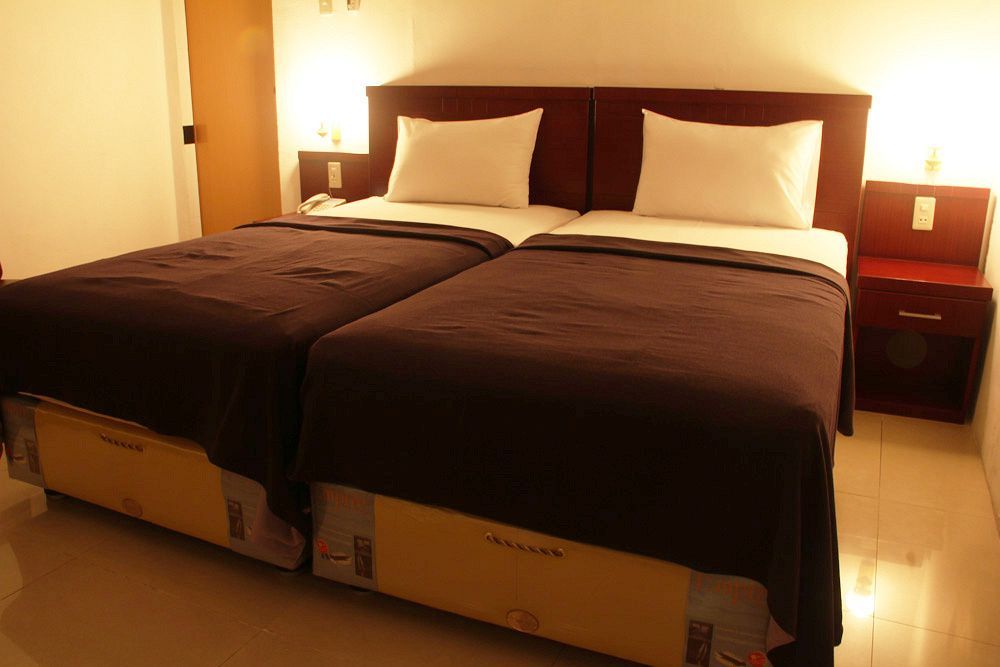 Kama Hotel Medan Luaran gambar