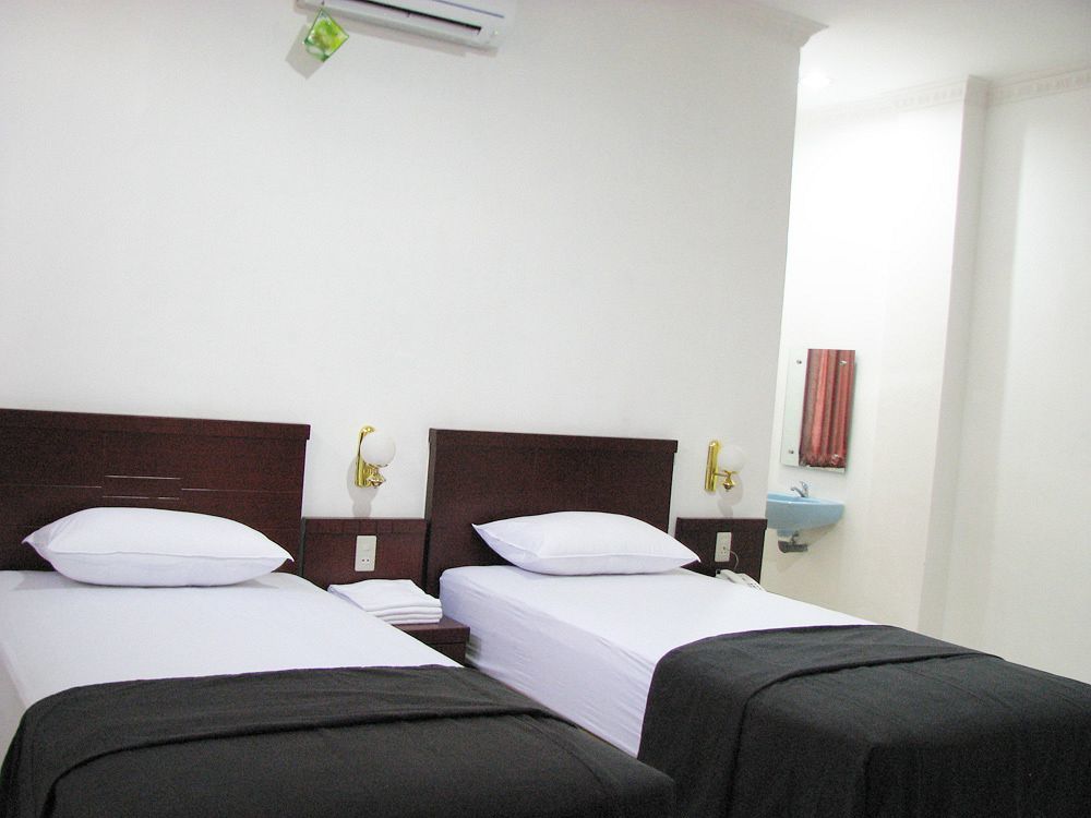 Kama Hotel Medan Luaran gambar