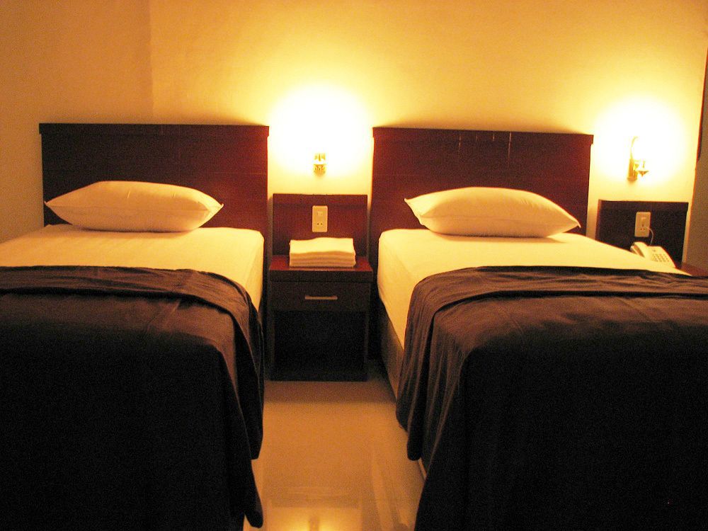 Kama Hotel Medan Luaran gambar