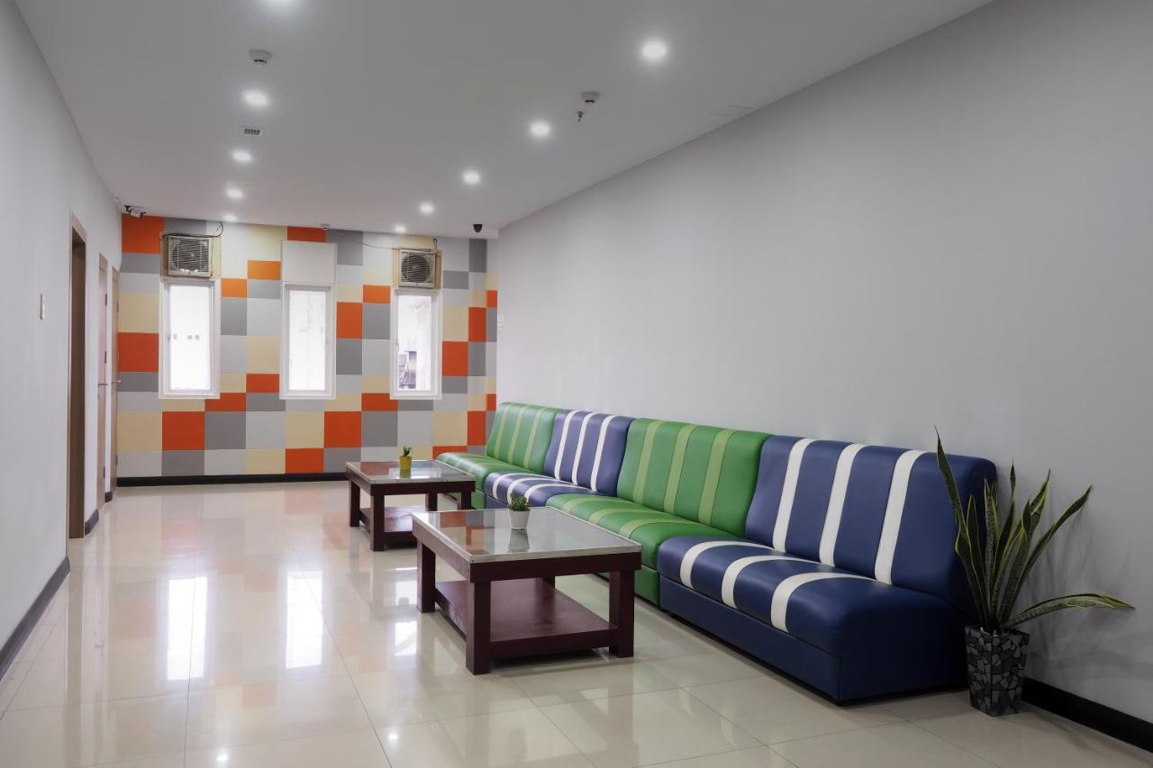 Kama Hotel Medan Luaran gambar
