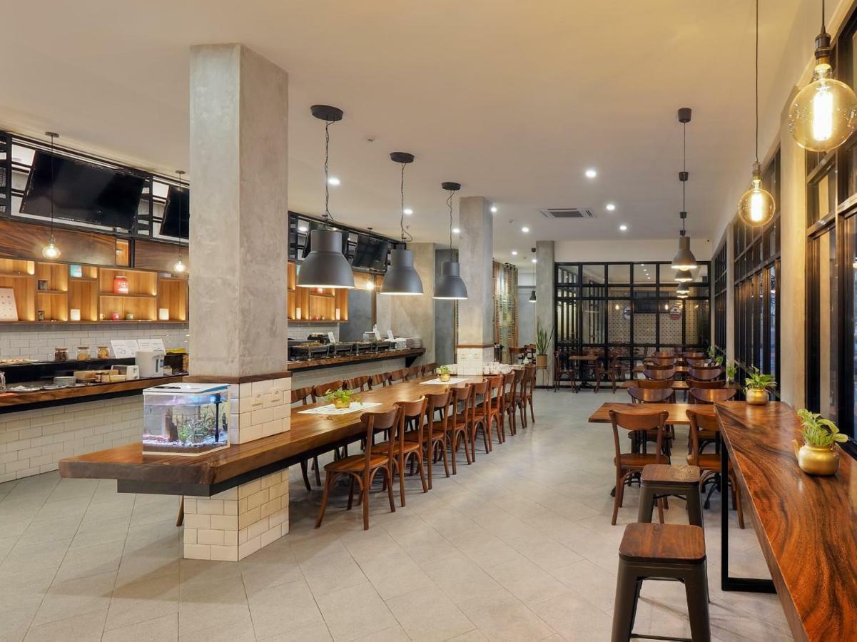 Kama Hotel Medan Luaran gambar