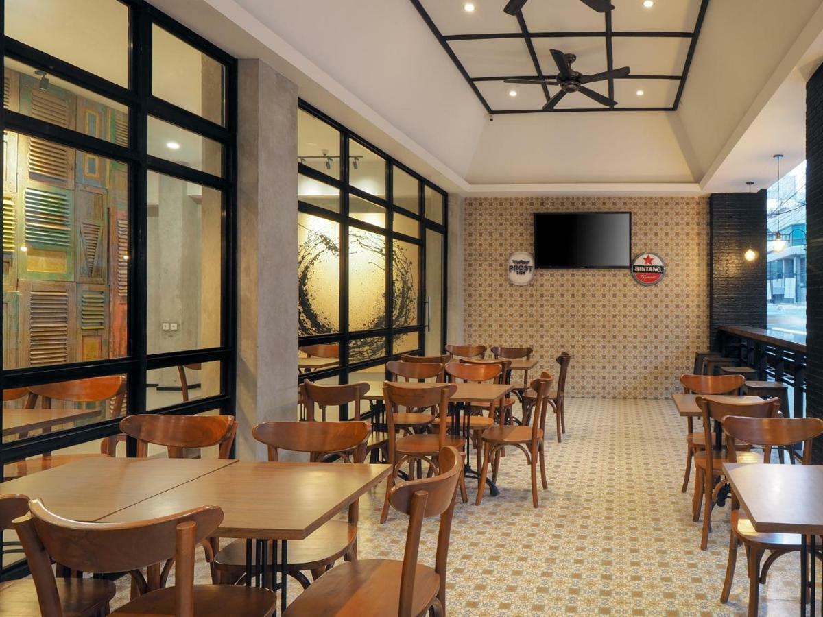 Kama Hotel Medan Luaran gambar
