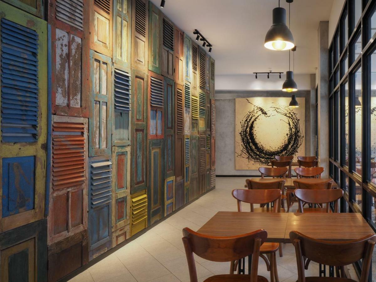 Kama Hotel Medan Luaran gambar
