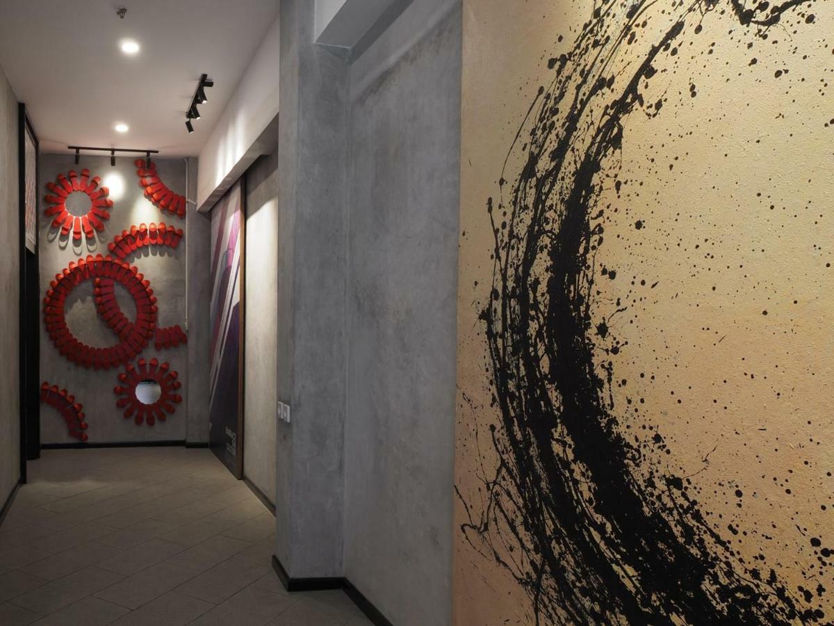 Kama Hotel Medan Luaran gambar