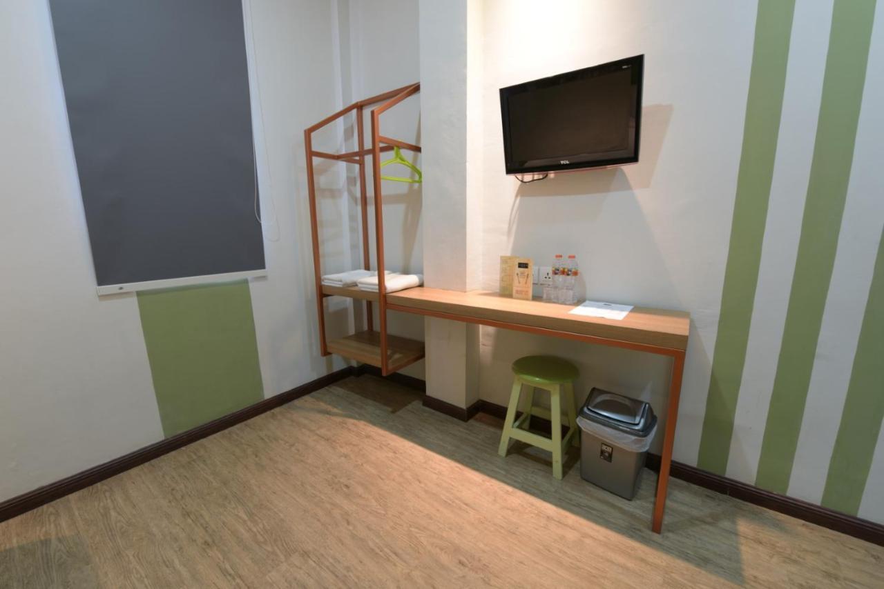 Kama Hotel Medan Luaran gambar