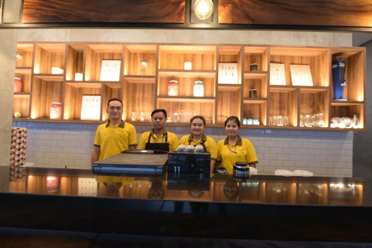Kama Hotel Medan Luaran gambar