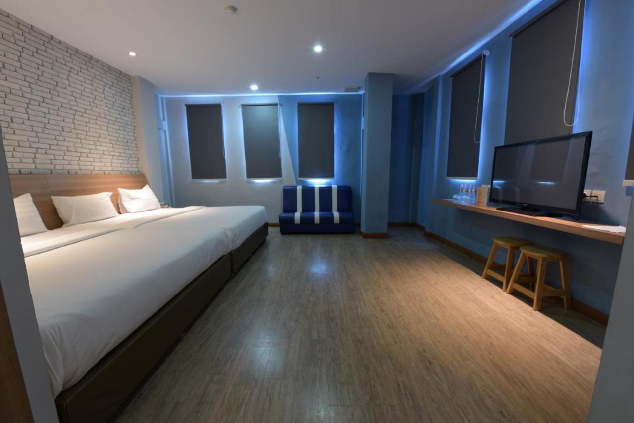 Kama Hotel Medan Luaran gambar
